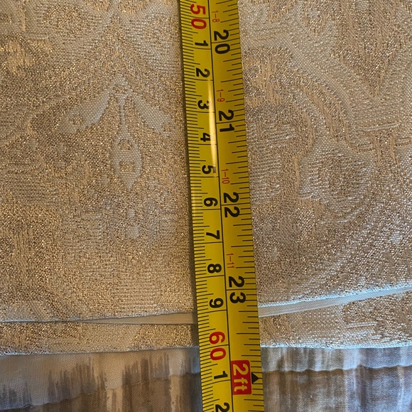 EUC Ann Taylor metallic jacquard skirt. - Picture 4 of 6